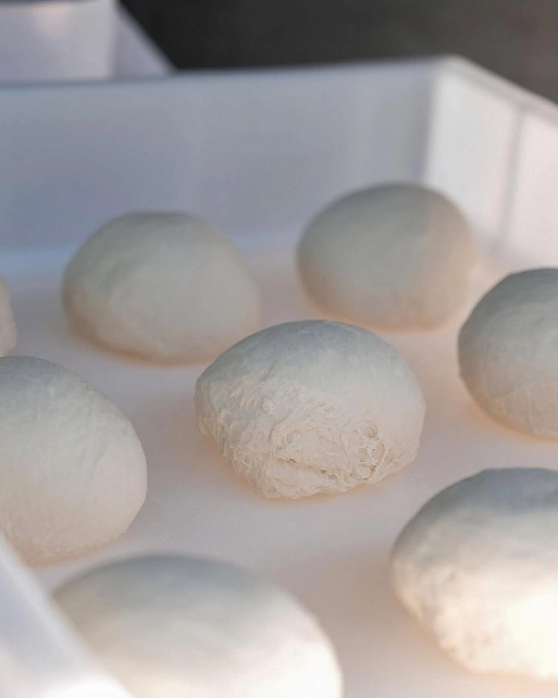 En una Pizza Vilassar, nuestra masa pasa por una segunda fermentación